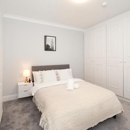 Excellent, Three Bedroom North London Apartment With Free Parking Dış mekan fotoğraf