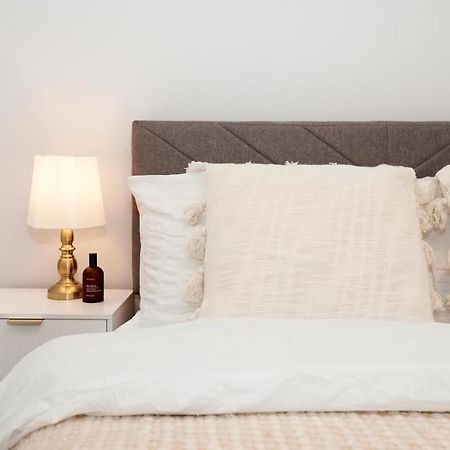 Excellent, Three Bedroom North London Apartment With Free Parking Dış mekan fotoğraf