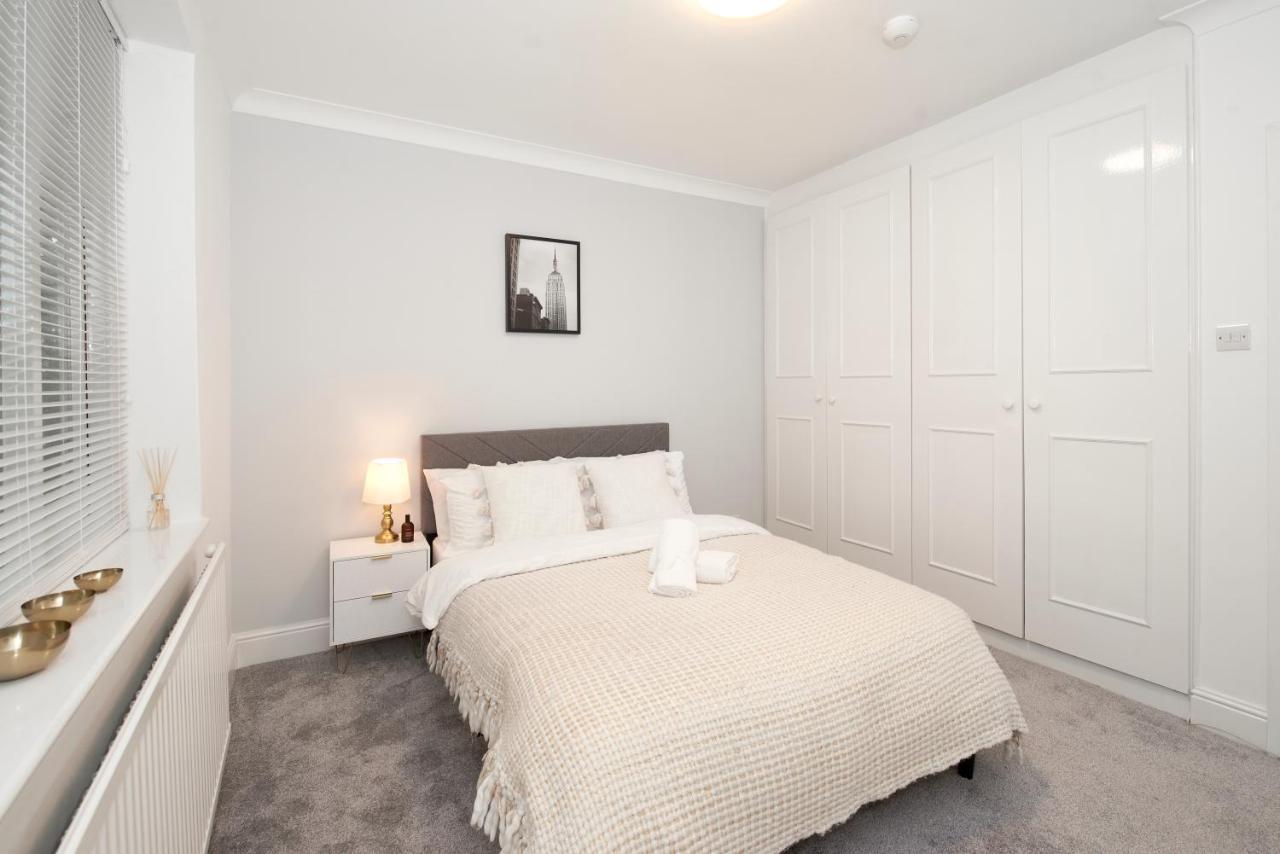 Excellent, Three Bedroom North London Apartment With Free Parking Dış mekan fotoğraf