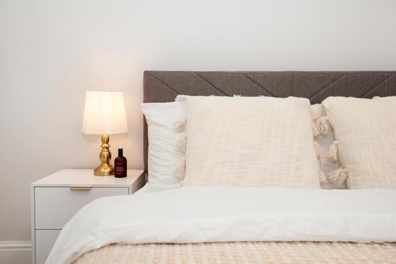 Excellent, Three Bedroom North London Apartment With Free Parking Dış mekan fotoğraf