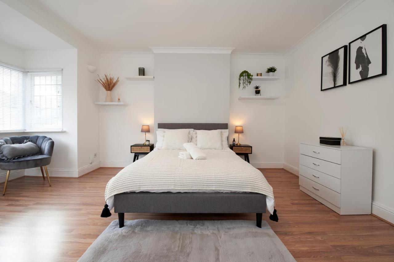 Excellent, Three Bedroom North London Apartment With Free Parking Dış mekan fotoğraf